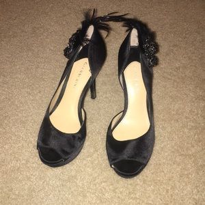 Feather Dress Pumps